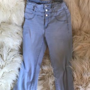 Light wash high wasted denim jeans
